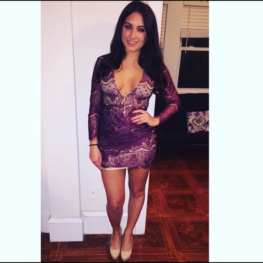 Burgundy v neck long sleeve mini dress